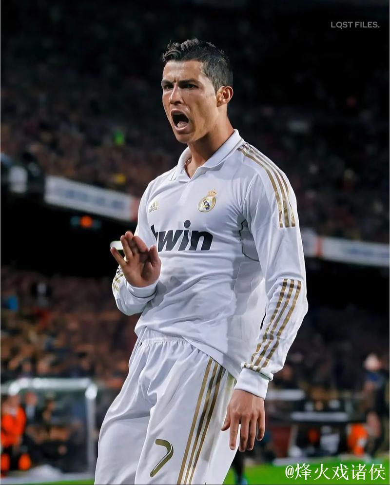 姆巴佩7分钟帽子戏法，逼近C罗梅西欧冠成就！皇马18