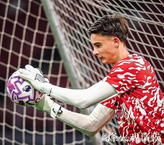 阿森纳锁定20岁门将托里亚尼,夏季三度对决展现扑点神技 阿森纳锁定20岁门将托里亚尼,夏季三度对决展现扑点神技